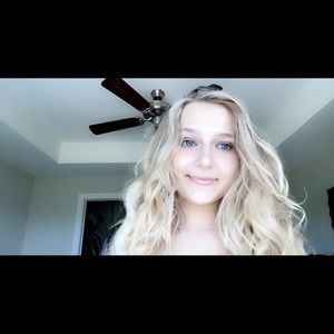 Meet your Posher, Briana